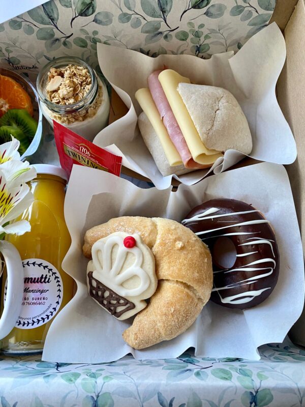 DESAYUNO ROBLE ,MIX DULCE DONUTS - Imagen 9